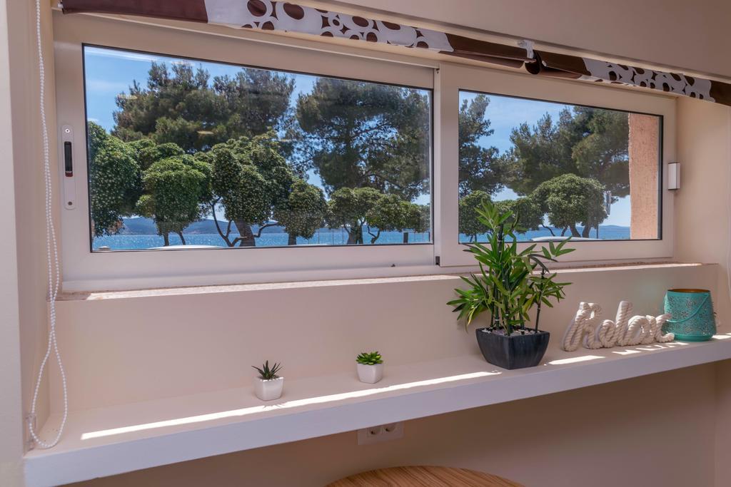 Beachfront House With Private Jacuzzi And Garden Zára Kültér fotó