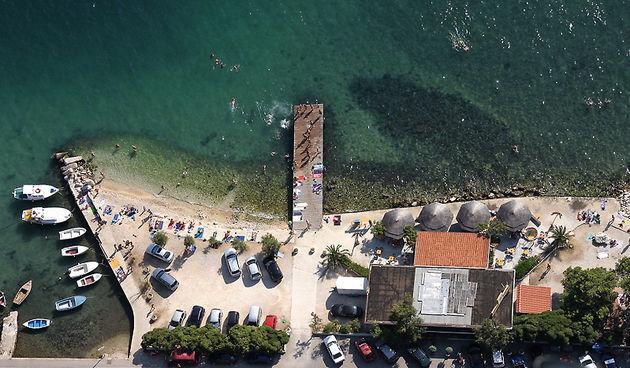 Beachfront House With Private Jacuzzi And Garden Zára Kültér fotó